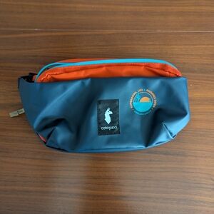 Cotopaxi Coso 2L Hip Pack Cada Día Blue Orange With Super Bowl Logo